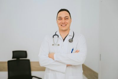 Dr/a. Elver Andres Perez Rangel - Especialista en Bucaramanga